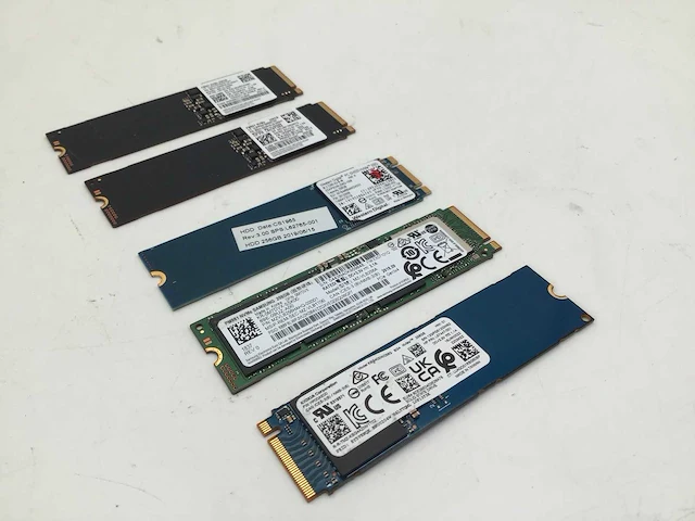 Wd kioxia samsung 256gb nvme m.2 ssd interne hardeschijf (5x) - afbeelding 1 van  4
