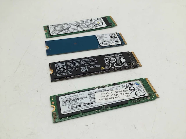 Wd samsung sk hynix 256gb nvme m.2 ssd interne hardeschijf (4x) - afbeelding 1 van  4