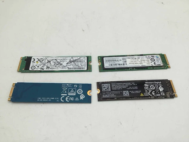Wd samsung sk hynix 256gb nvme m.2 ssd interne hardeschijf (4x) - afbeelding 3 van  4