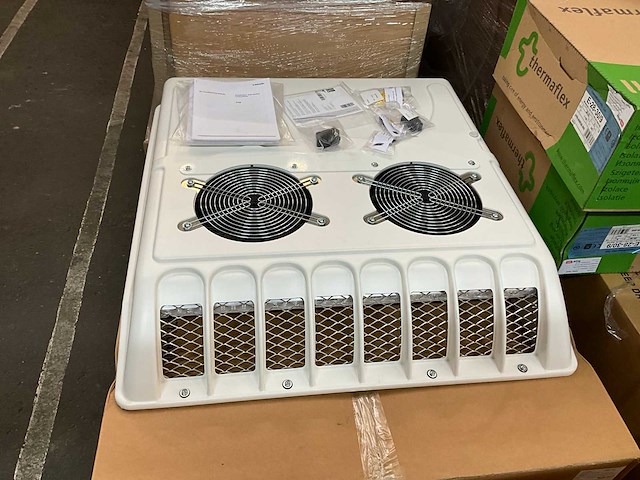 Webasto cc8 + compressor sp20 professioneel airconditioning systeem - afbeelding 15 van  20