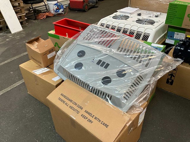 Webasto cc8 + compressor sp20 professioneel airconditioning systeem - afbeelding 1 van  10