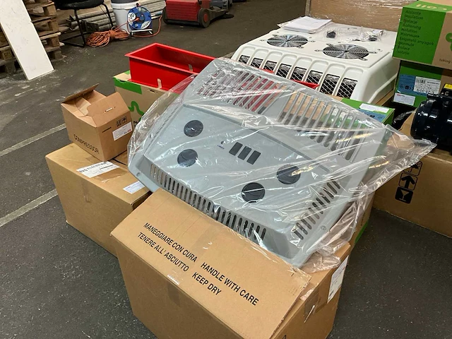 Webasto cc8 + compressor sp20 professioneel airconditioning systeem - afbeelding 1 van  18