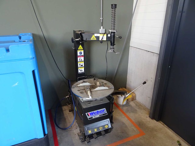 Weber - 2020 - 1022 - bandendemonteerapparaat - afbeelding 1 van  4