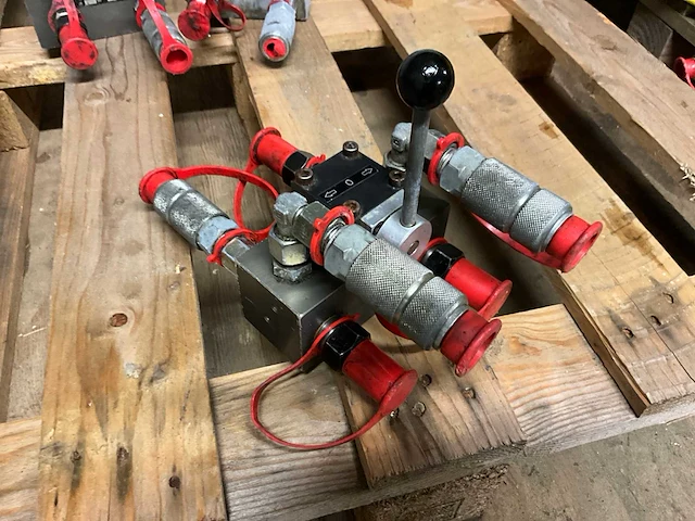 Weber hydraulik ezv 330 hydraulische hogedruk verdeelblok - afbeelding 3 van  5