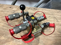 Weber hydraulik verteiler fur e/v 330 hydraulisch verdeelblok - afbeelding 1 van  4