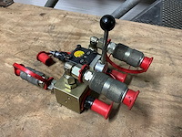 Weber hydraulik verteiler fur e/v 330 hydraulisch verdeelblok - afbeelding 2 van  4