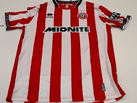 Wedstrijd gedragen jaïro riedewald shirt - sheffield united errea, rood/wit, gesigneerd, xl - afbeelding 2 van  2