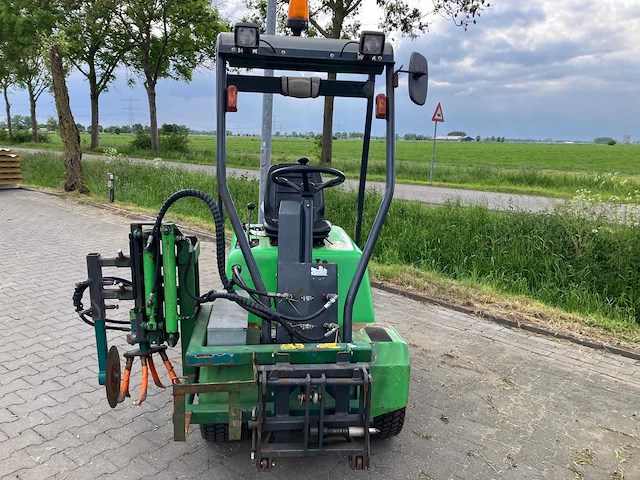 Weed trac onkruidborstelmachine met graskantensnijder - afbeelding 4 van  10