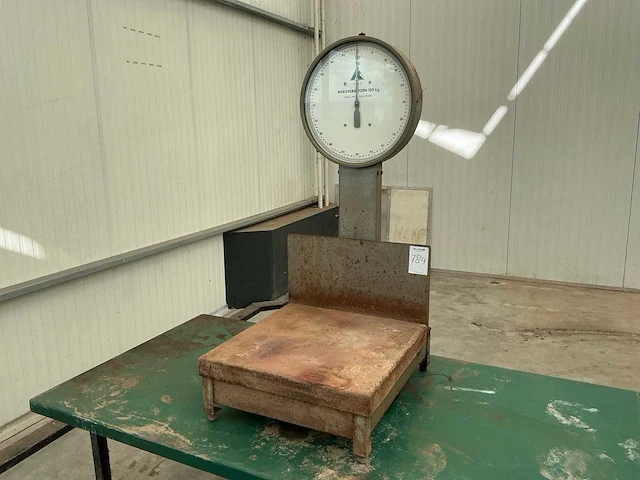Weegschaal en werkbank - afbeelding 2 van  7