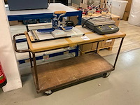 Weegschaal, snij apparaat en pons apparaat - afbeelding 1 van  8