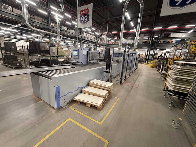 Weeke / optimat - 2008 - bhx 500 - cnc doorvoer bewerkingscentrum 5-zijdig boren & frezen - afbeelding 1 van  16