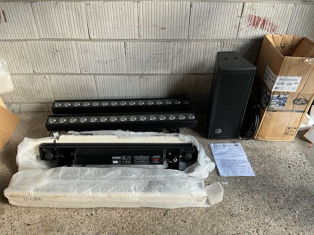Weerbestendige das wr-8826-dx pa speaker incl. robe robin cycbar 15x led bars (5x) - afbeelding 1 van  13