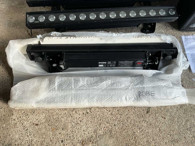 Weerbestendige das wr-8826-dx pa speaker incl. robe robin cycbar 15x led bars (5x) - afbeelding 10 van  13