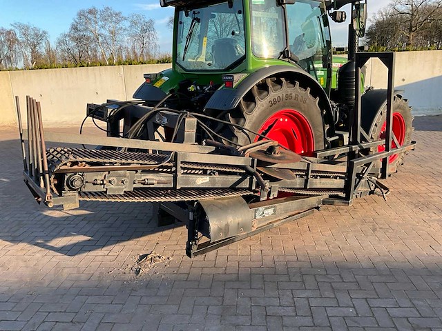 Weevers gedragen oogstmachine - afbeelding 1 van  4