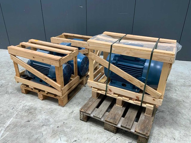 Weg elektromotoren ongebruikt (5x) - afbeelding 4 van  11