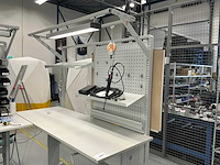 Wegens bedrijfsbeëindiging productielijn robots en kantoorinventaris.
