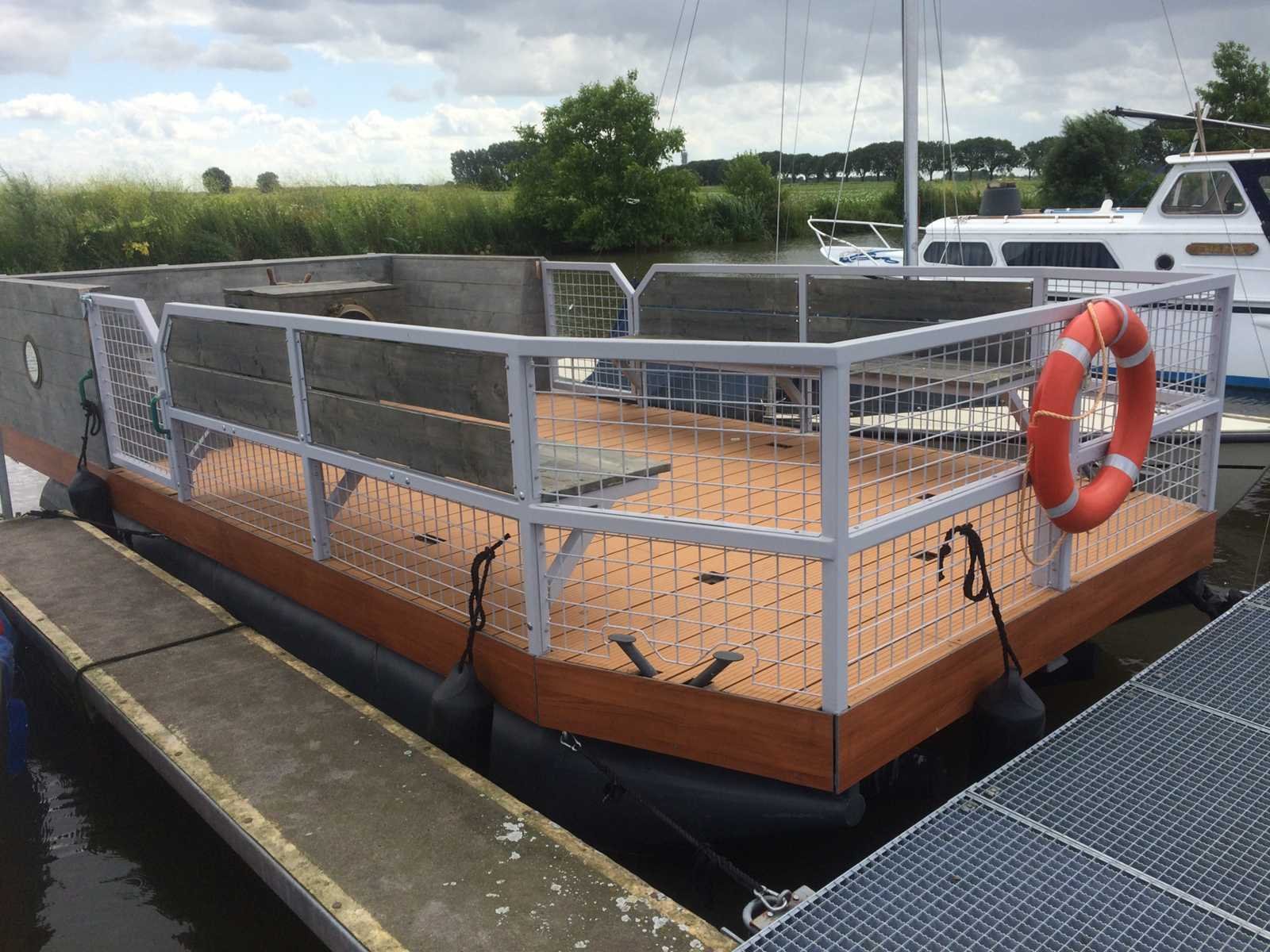 Wegens herorganisatie, bouwmaterialen, gereedschappen, bedrijfswagens en horeca apparatuur