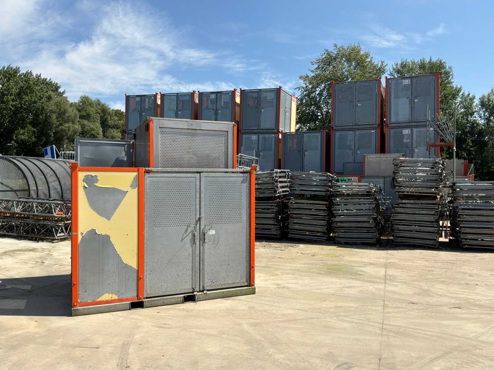 Wegens overstock, personen-/ goederen bouwliften