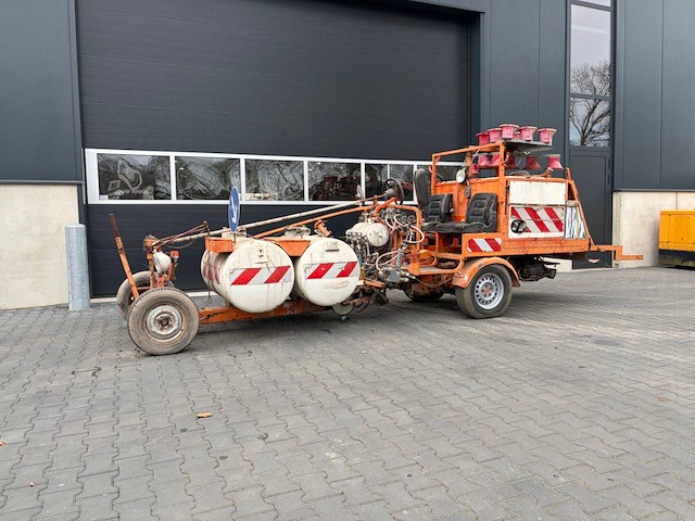 Wegmarkeringsmachine hoffmann diesel - afbeelding 1 van  1