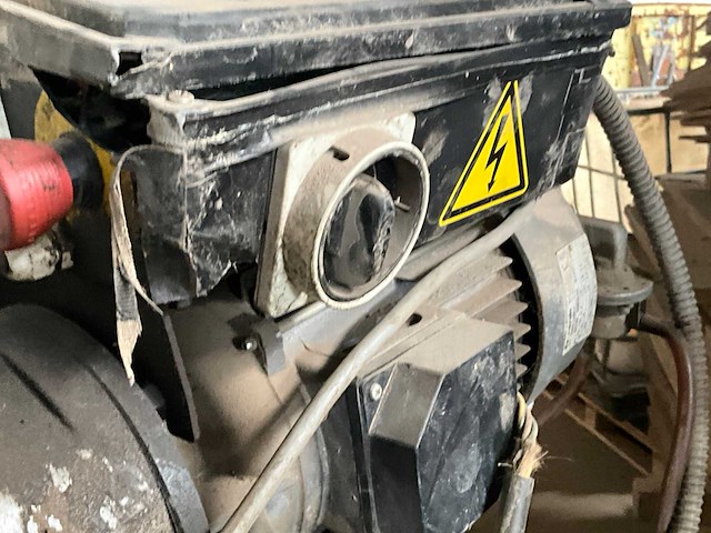 Wegoma afkortcirkelzaagmachine - afbeelding 9 van  12