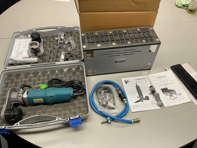 Wegoma dvs-g / kfr 130n kantenfreesmachine met vacuümpomp - afbeelding 1 van  8