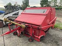 Weidemann veegmachine met hoogkiepbak