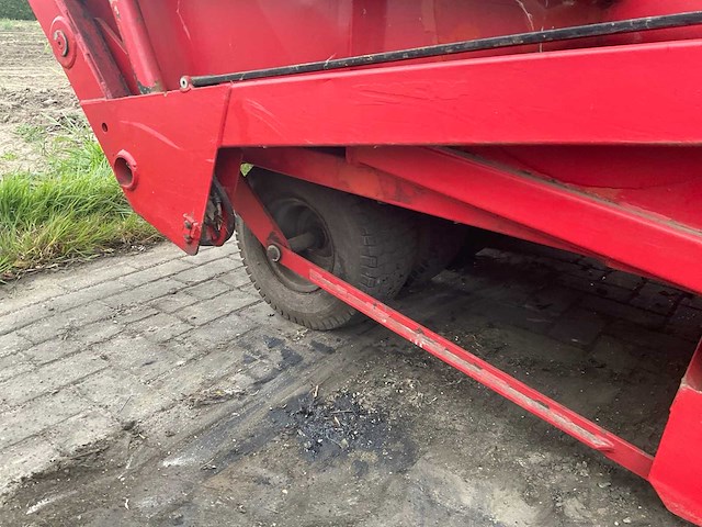 Weidemann veegmachine met hoogkiepbak - afbeelding 13 van  13