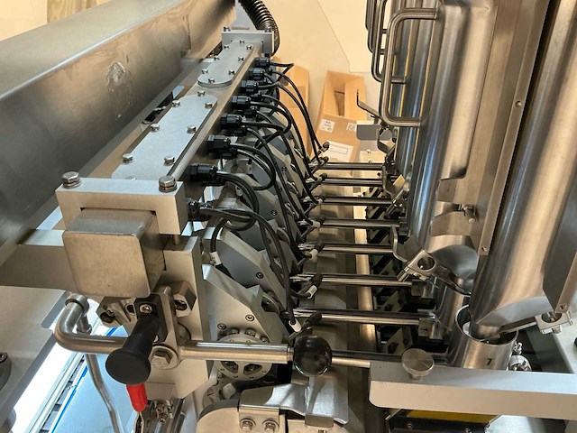 Weighpack - 2022 - juanaroll - automatische cone-vul-, weeg- en sluitmachine - joint vuller - afbeelding 7 van  59