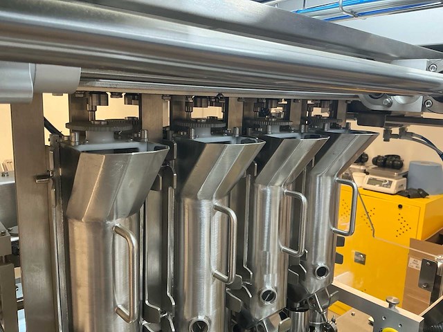 Weighpack - 2022 - juanaroll - automatische cone-vul-, weeg- en sluitmachine - joint vuller - afbeelding 8 van  59