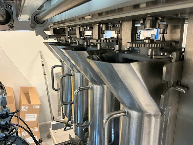 Weighpack - 2022 - juanaroll - automatische cone-vul-, weeg- en sluitmachine - joint vuller - afbeelding 9 van  59