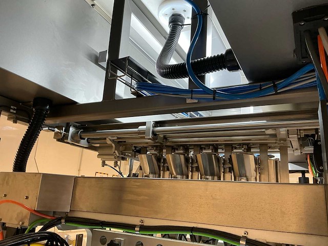 Weighpack - 2022 - juanaroll - automatische cone-vul-, weeg- en sluitmachine - joint vuller - afbeelding 24 van  59