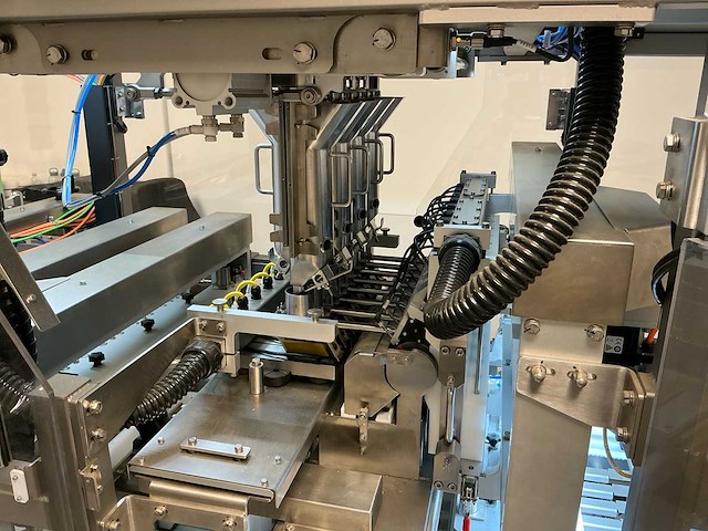 Weighpack - 2022 - juanaroll - automatische cone-vul-, weeg- en sluitmachine - joint vuller - afbeelding 32 van  59