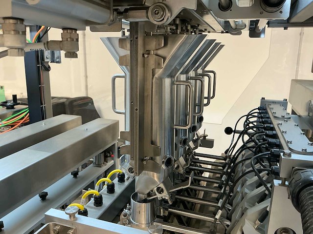 Weighpack - 2022 - juanaroll - automatische cone-vul-, weeg- en sluitmachine - joint vuller - afbeelding 37 van  59