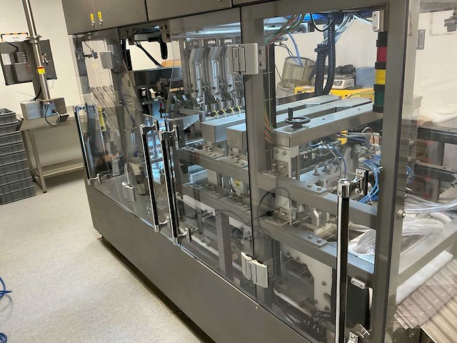 Weighpack - 2022 - juanaroll - automatische cone-vul-, weeg- en sluitmachine - joint vuller - afbeelding 45 van  59