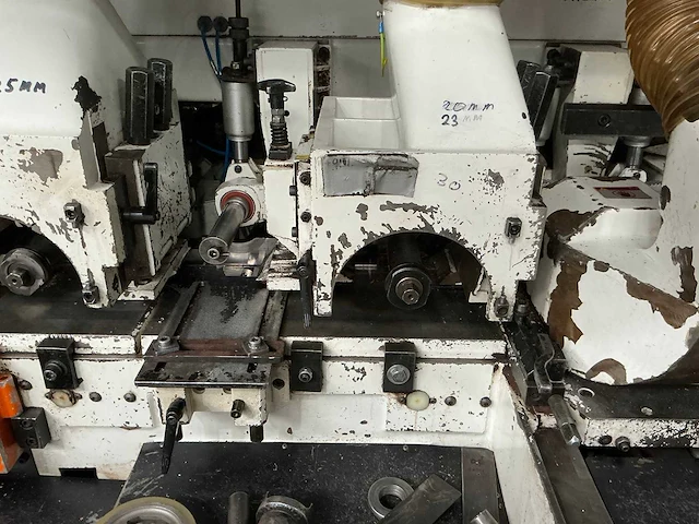 Weihai linares - concept dl3006 - vierzijdige profileer- en schaafmachine - afbeelding 17 van  17