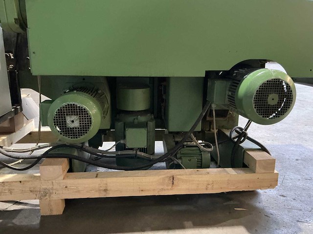 Weinig - 1990 - profimat 22 n - vierzijdige profileer- en schaafmachine - afbeelding 6 van  16