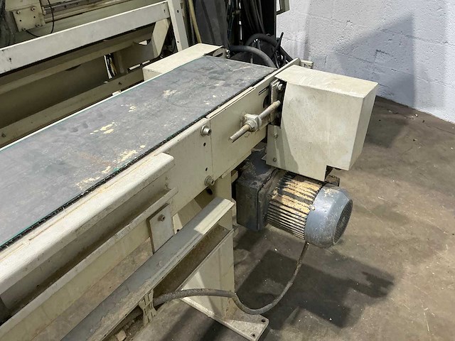 Weinig - 1996 - opticut 104 - afkortcirkelzaagmachine - afbeelding 11 van  29