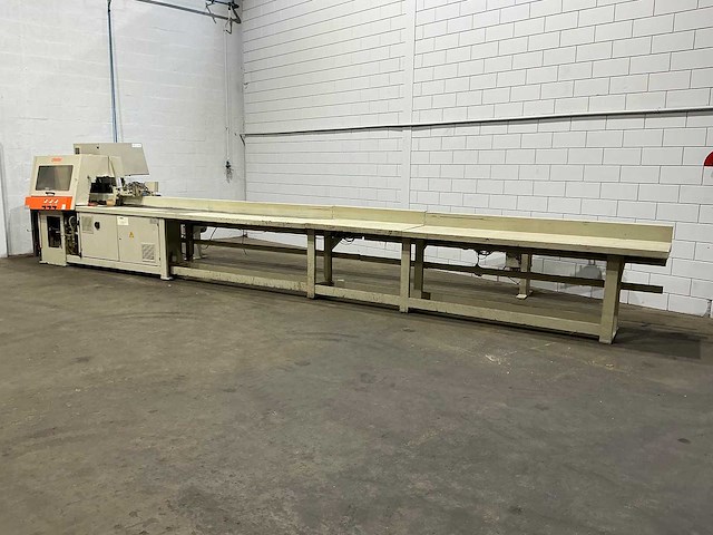 Weinig - 1996 - opticut 104 - afkortcirkelzaagmachine - afbeelding 26 van  29