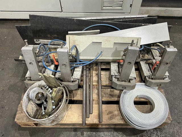 Weinig - 1996 - opticut 104 - afkortcirkelzaagmachine - afbeelding 29 van  29