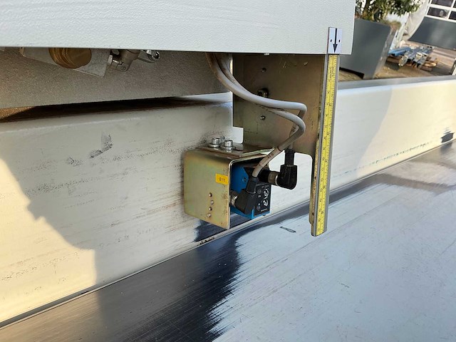 Weinig - 2002 - opticut s75-1 - afkortcirkelzaagmachine - afbeelding 15 van  26