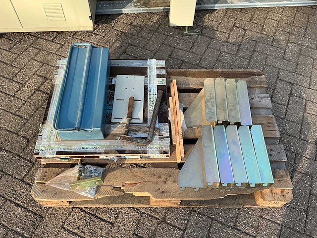 Weinig - 2002 - opticut s75-1 - afkortcirkelzaagmachine - afbeelding 17 van  26
