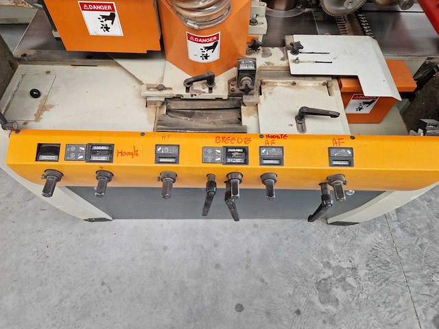 Weinig - 2003 - q23p - vierzijdige profileer- en schaafmachine - afbeelding 7 van  8