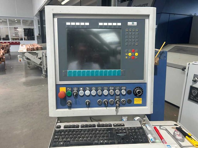 Weinig - 2011 - conturex c4500 - cnc-bewerkingscentrum voo kozijnen, ramen en deuren - afbeelding 6 van  7