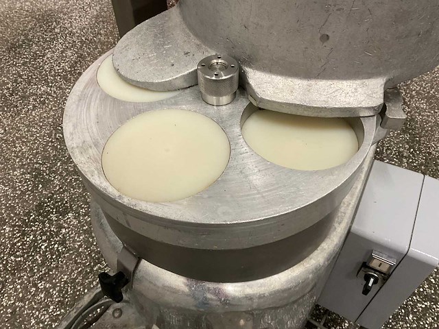 Weisser - 91 - hamburgerportioneermachine - afbeelding 2 van  6