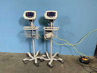 Welch-allyn - vsm300 - elektronische bloeddrukmeter / monitor - 2006 (2x) - afbeelding 1 van  5