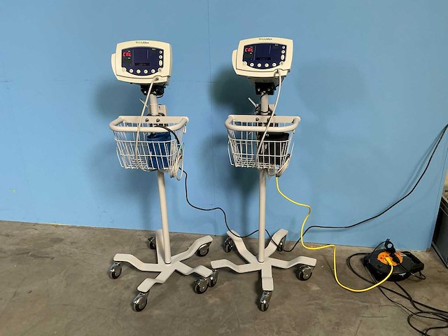 Welch-allyn - vsm300 - elektronische bloeddrukmeter / monitor - 2006 (2x) - afbeelding 1 van  10
