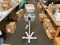 Welchallyn 53 nto patiëntmonitor - afbeelding 4 van  5