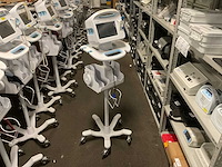 Welchallyn vital signs 6000 series patiëntmonitor - afbeelding 1 van  4