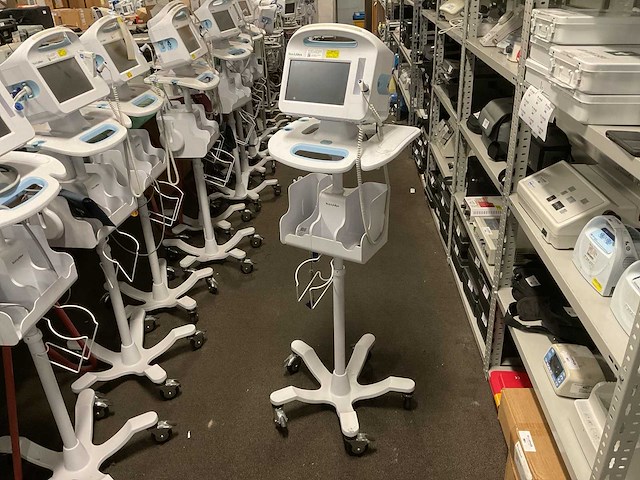 Welchallyn vital signs 6000 series patiëntmonitor - afbeelding 2 van  4