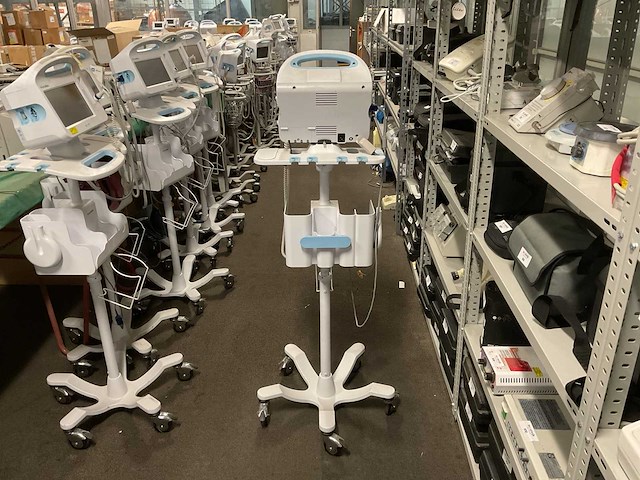 Welchallyn vital signs 6000 series patiëntmonitor - afbeelding 3 van  4